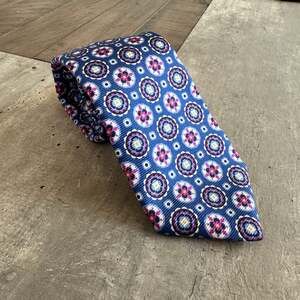 Kiton Napoli Blue Silk Medallion Geometric Floral Repeating Pattern Necktie NEW